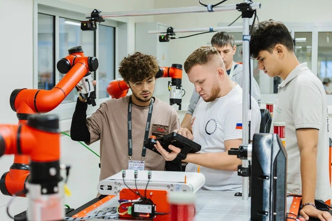 Дмитрий Чернышенко: 10 тыс. компаний предложили более 50 тыс. стажировок и вакансий конкурсантам чемпионата «Профессионалы».