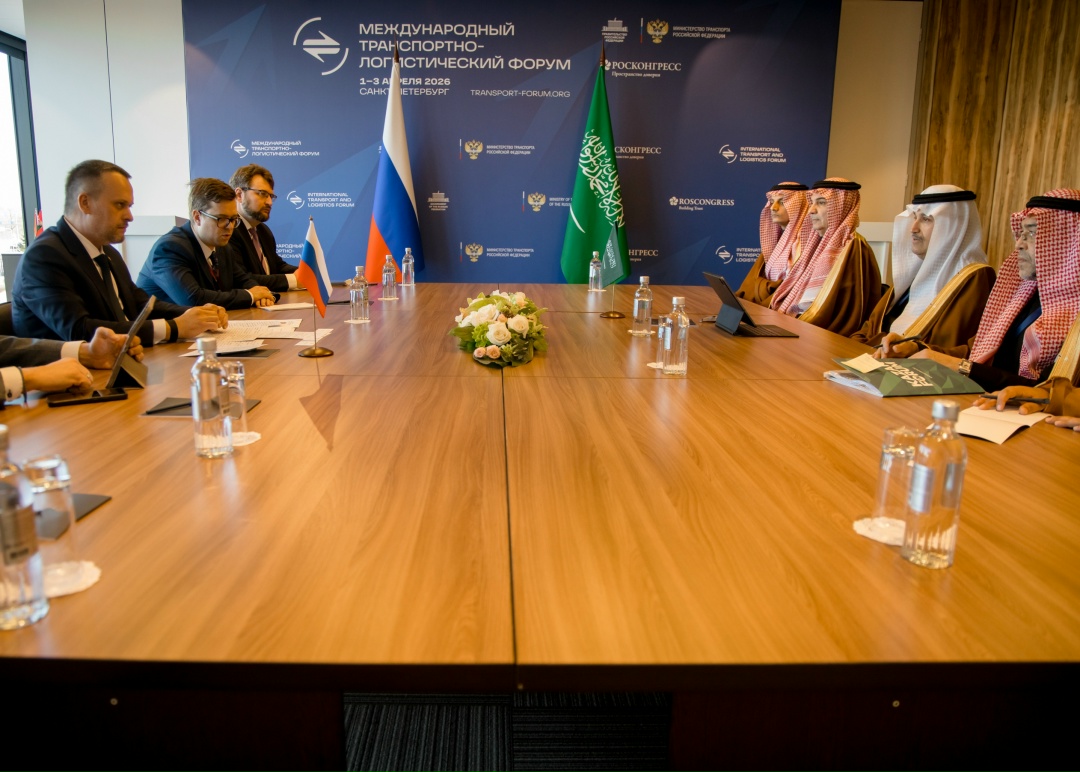 Министр транспорта Андрей Никитин провел серию двусторонних переговоров в первый день Международного транспортно-логистического форума.
