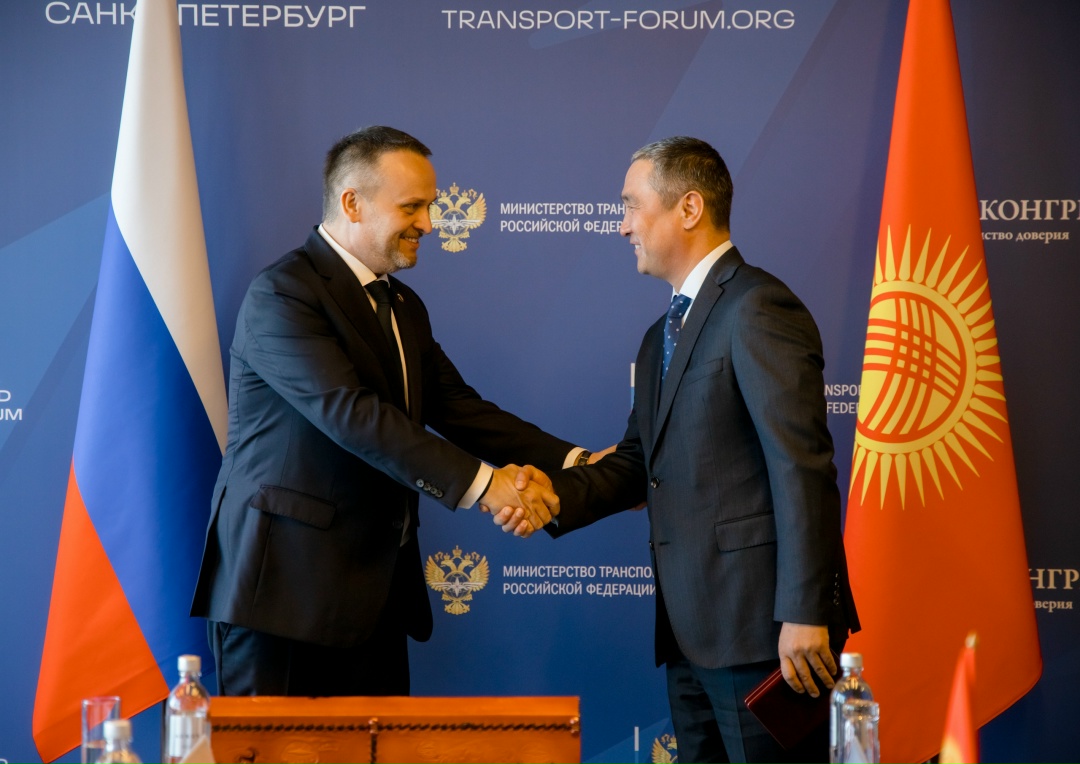 Министр транспорта Андрей Никитин провел серию двусторонних переговоров в первый день Международного транспортно-логистического форума.