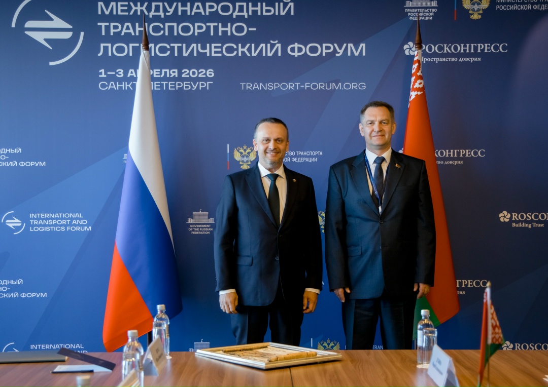 Министр транспорта Андрей Никитин провел серию двусторонних переговоров в первый день Международного транспортно-логистического форума.