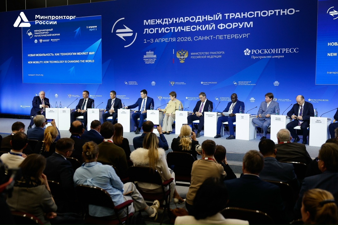 ️Антон Алиханов посетил Международный транспортно-логистический форум
