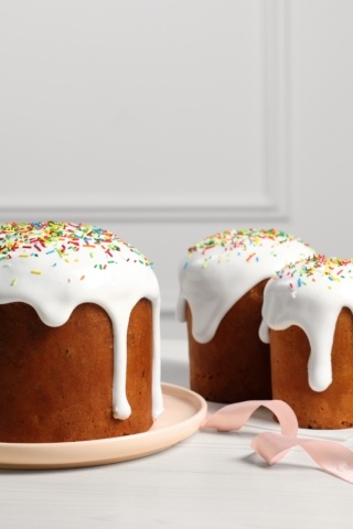 В 2026 году набор продуктов для классического пасхального кулича на сливочном масле обойдется покупателям на 9% дешевле, чем годом ранее – в 148 руб. в расчете…