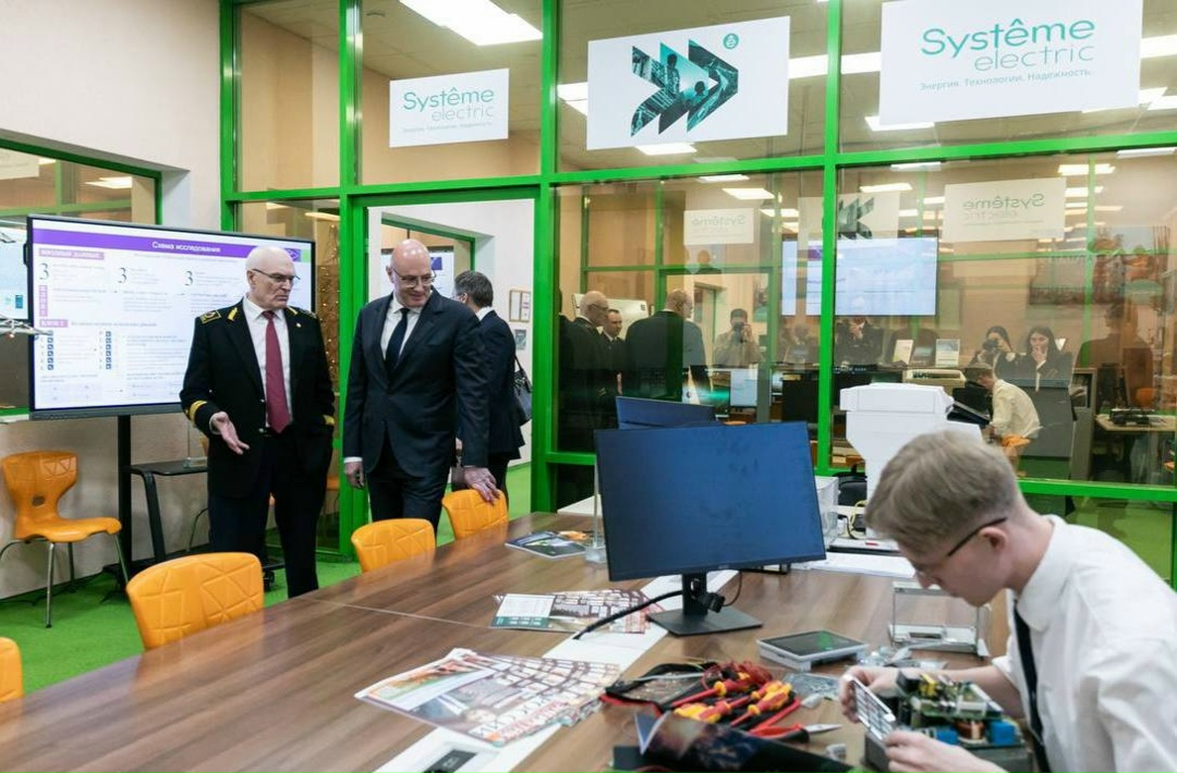 Дмитрий Чернышенко и Валерий Фальков оценили научно-технологические разработки Санкт-Петербургского горного университета императрицы Екатерины II.