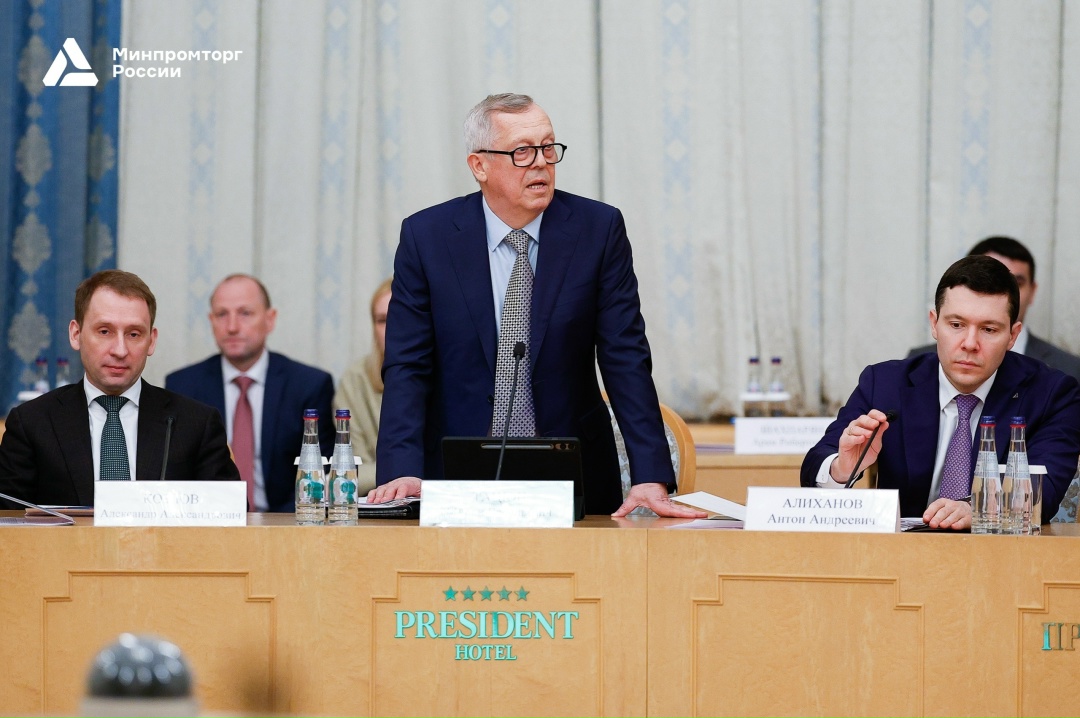 ️Антон Алиханов: «Доля лесной промышленности в ВВП страны остается стабильной»