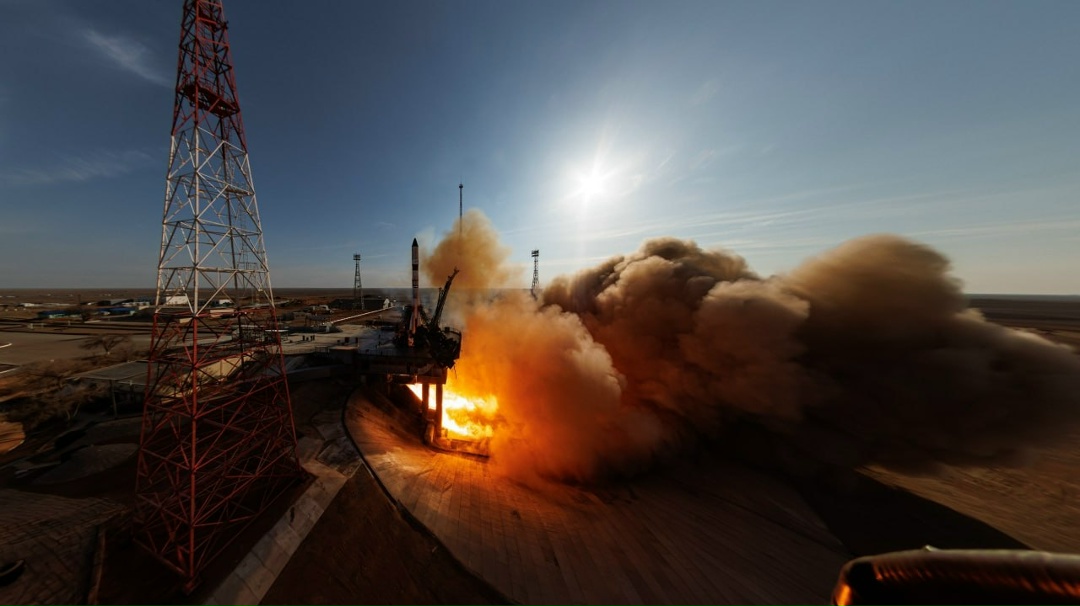 В объективе — огонь, воздух и ракета