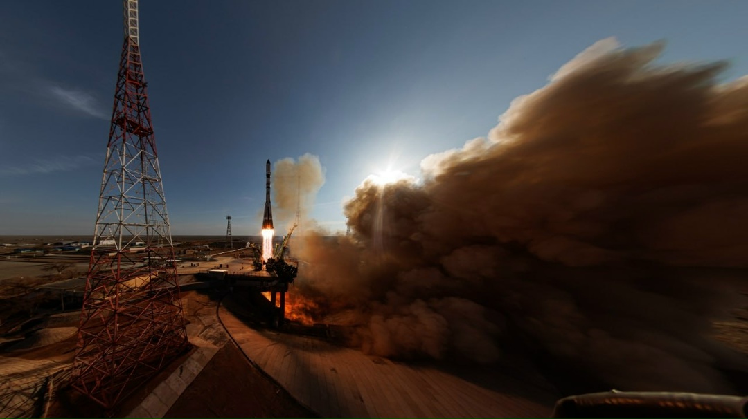 В объективе — огонь, воздух и ракета