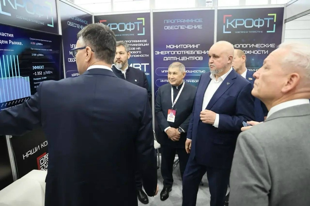 Сергей Цивилев осмотрел выставочную экспозицию форума «Энергопром»