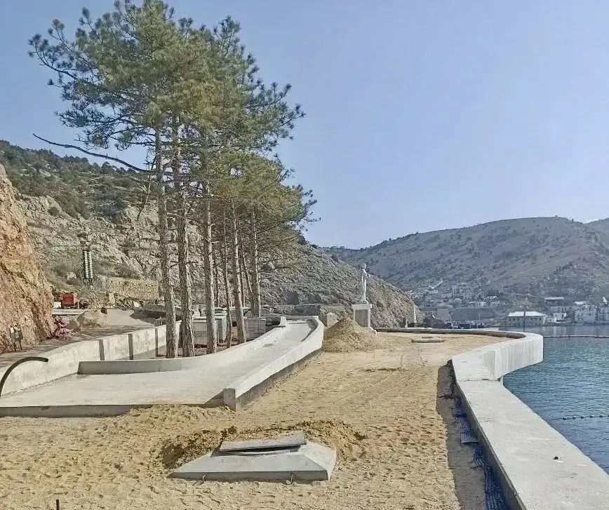 В Балаклаве продолжается строительство яхтенной марины