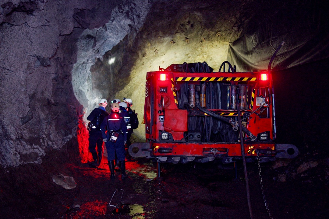 В шахте «Глубокая» построили сбойку разведочной выработки