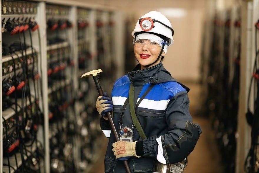 В воскресенье – День геолога. А сегодня хотим познакомить вас с Анастасией Кировой, главным геологом шахты «Осинниковская»