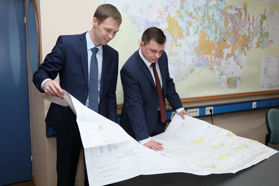 С Днём геолога! За 35 лет геологоразведочной деятельности ЛУКОЙЛ пробурил 5,5 тыс. км горных пород — это примерно как расстояние до ядра Земли.