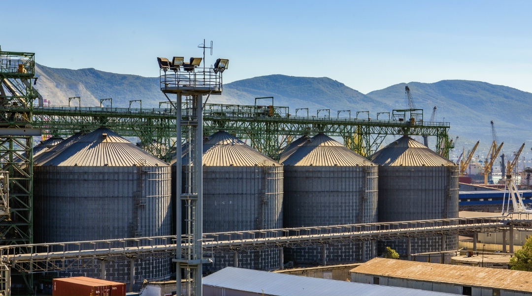 Группа компаний «Тамбовагропромхимия» в июне планирует запустить зерносушильный и зерноочистительный комплекс, строительство которого начала в январе. Монтаж…