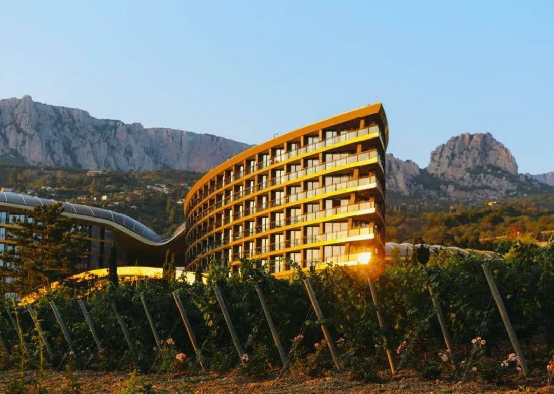 Дмитрий Чернышенко и Максим Решетников представили показатели внутреннего туризма за первые 2 месяца 2026 года.