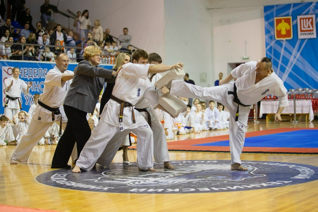 ЛУКОЙЛ поддержал проведение VII Недели единоборств в Ухте