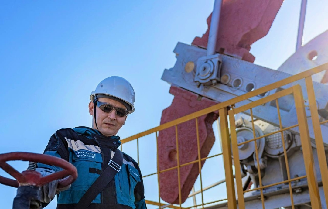 Новую неделю начинаем вместе с Рамисом Галимовым — руководителем актива № 1 группы по разработке Абдрахмановской площади департамента разработки месторождений…