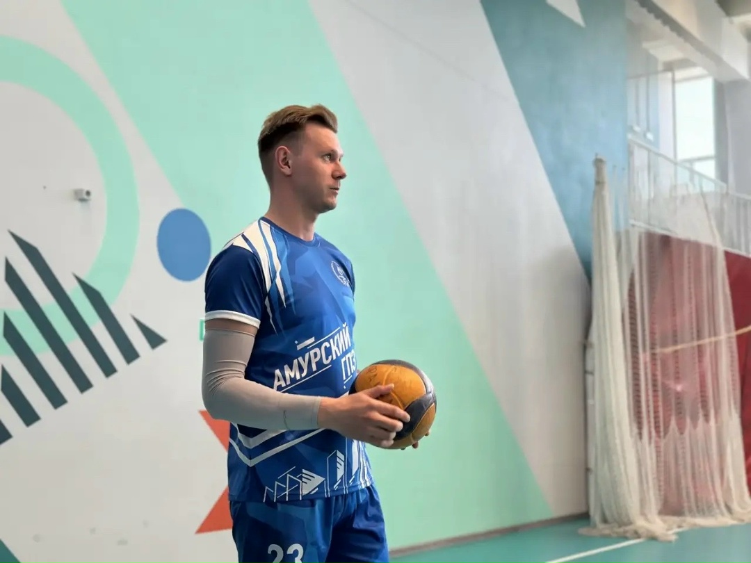 НОВАЯ СПОРТИВНАЯ НАГРАДА Сборная волейболистов Амурского ГПЗ стала второй на Спартакиаде трудовых коллективов Свободного