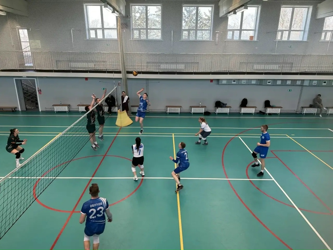 НОВАЯ СПОРТИВНАЯ НАГРАДА Сборная волейболистов Амурского ГПЗ стала второй на Спартакиаде трудовых коллективов Свободного