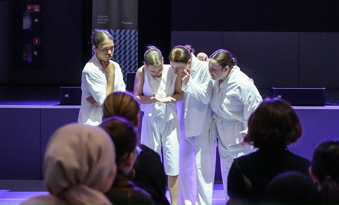 Как театр объединил людей и традиции