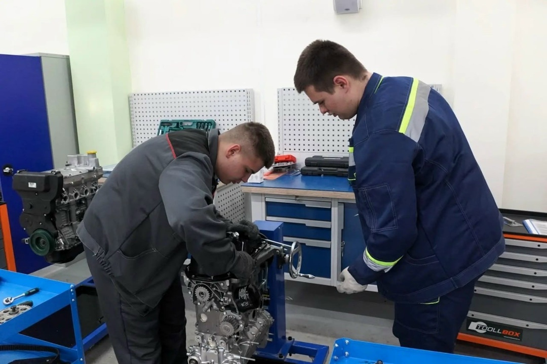 Готовим кадры для Приморья В Находкинском гуманитарно-политехническом колледже при поддержке ГК «Дело» заработали 12 новых учебных мастерских.