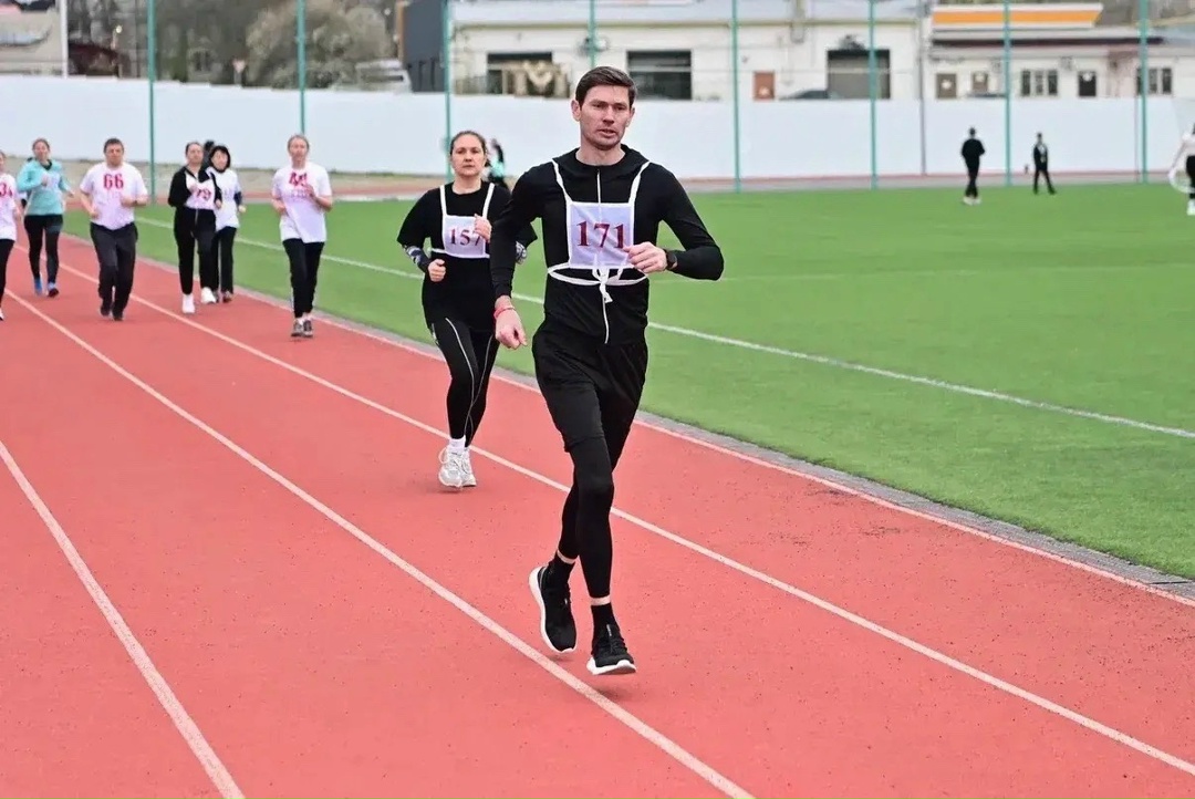 Шаг за шагом к 35-летию ЛУКОЙЛа Юбилей — это не только цифры и достижения, но и яркие инициативы!