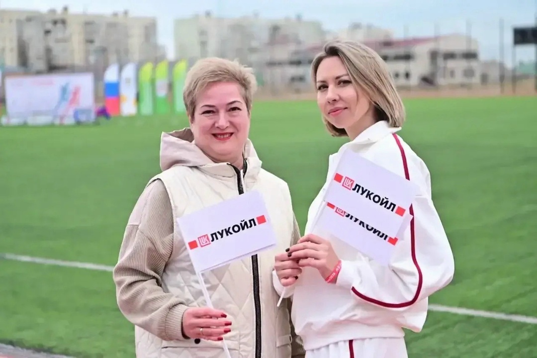 Шаг за шагом к 35-летию ЛУКОЙЛа Юбилей — это не только цифры и достижения, но и яркие инициативы!