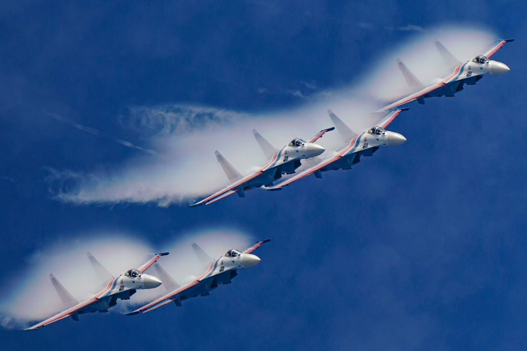 «Русским витязям» — 35! Легендарная российская пилотажная группа — желанная гостья на международных авиашоу, аэрокосмических салонах, выставках и презентациях…