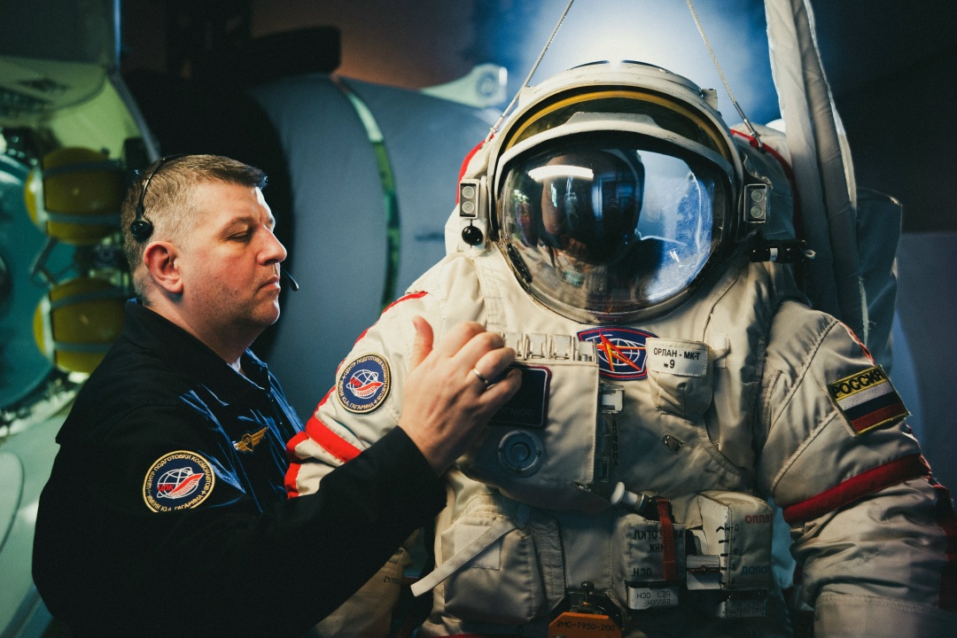 Когда кадры — просто «космос» В объективе «Зенита» — космонавты Олег Кононенко, Александр Гребенкин и Николай Чуб.