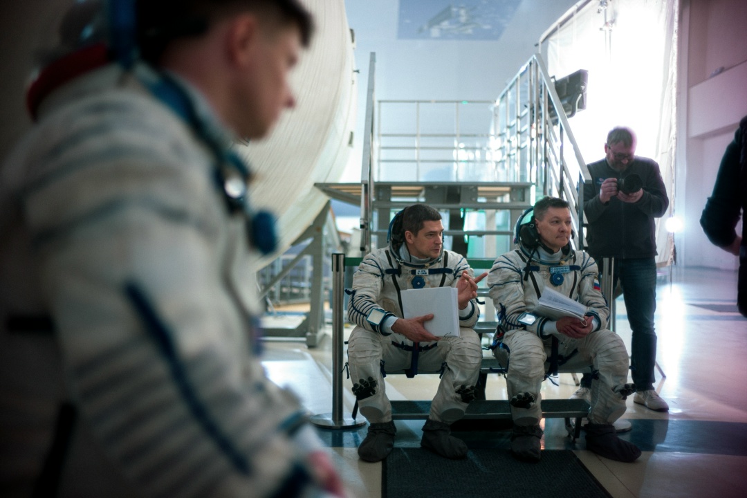 Когда кадры — просто «космос» В объективе «Зенита» — космонавты Олег Кононенко, Александр Гребенкин и Николай Чуб.