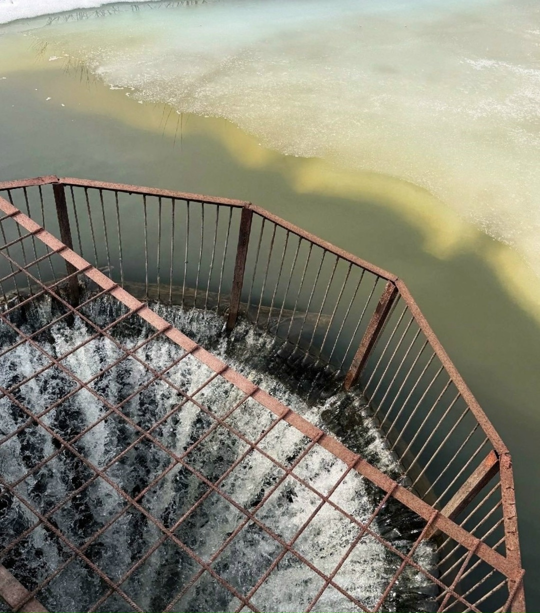 Сотрудники Западно-Уральского управления Ростехнадзора в составе противопаводковой рабочей группы при КЧС и ОПБ Пермского края провели обследование…