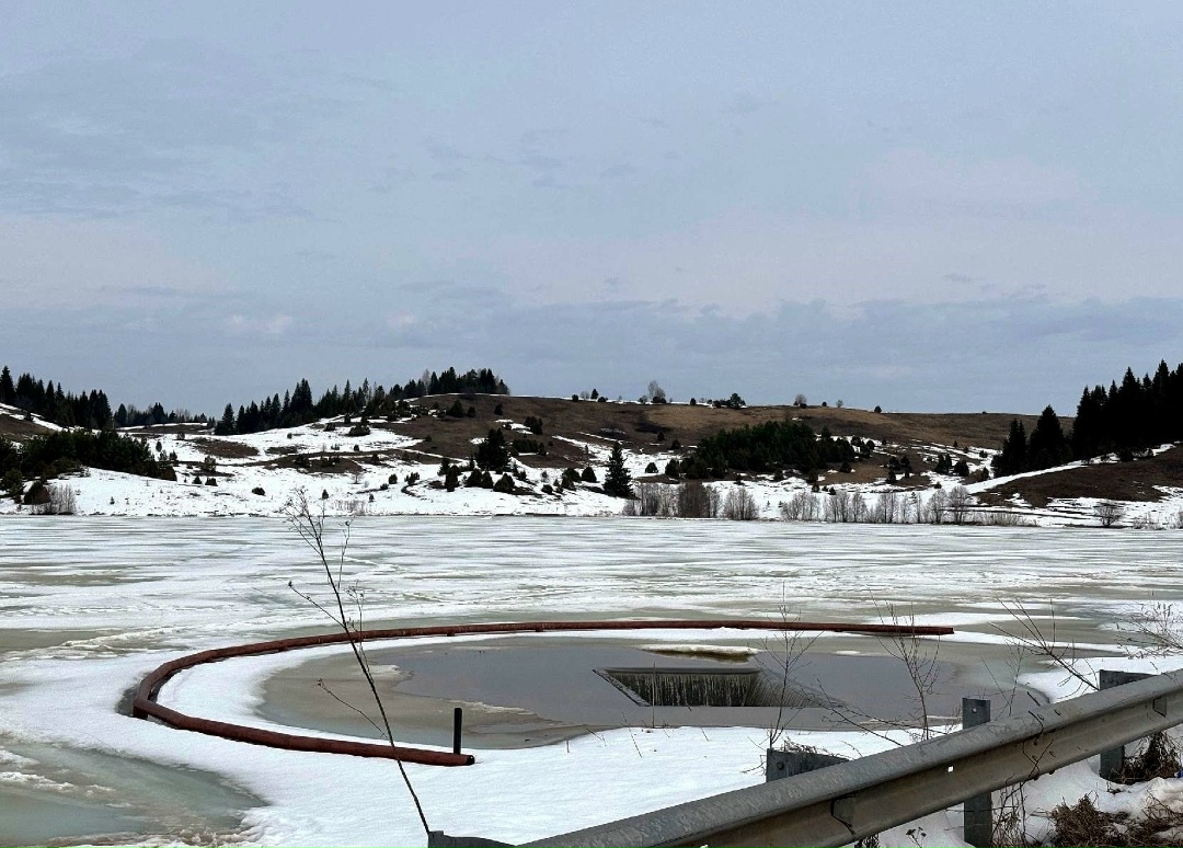 Сотрудники Западно-Уральского управления Ростехнадзора в составе противопаводковой рабочей группы при КЧС и ОПБ Пермского края провели обследование…