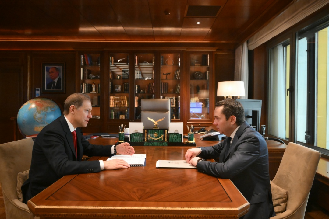 Денис Мантуров встретился с губернатором Мурманской области.