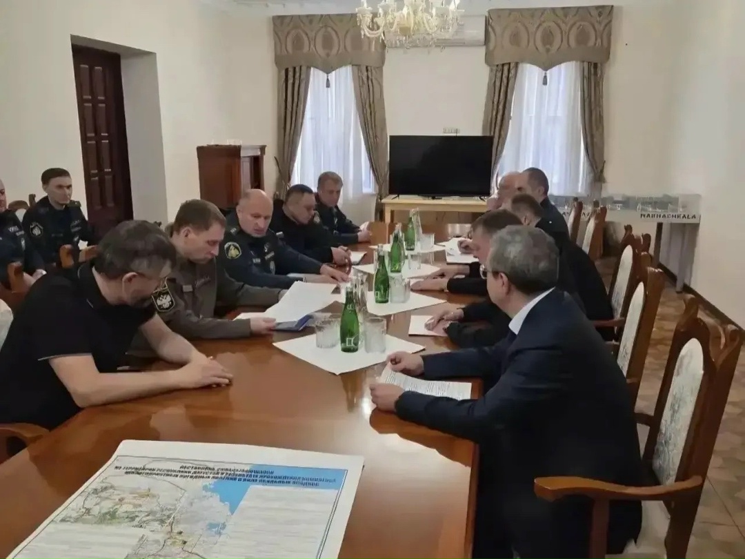 Глава Минстроя России Ирек принял участие в оперативном совещании правкомиссии по ликвидации последствий паводков в Дагестане