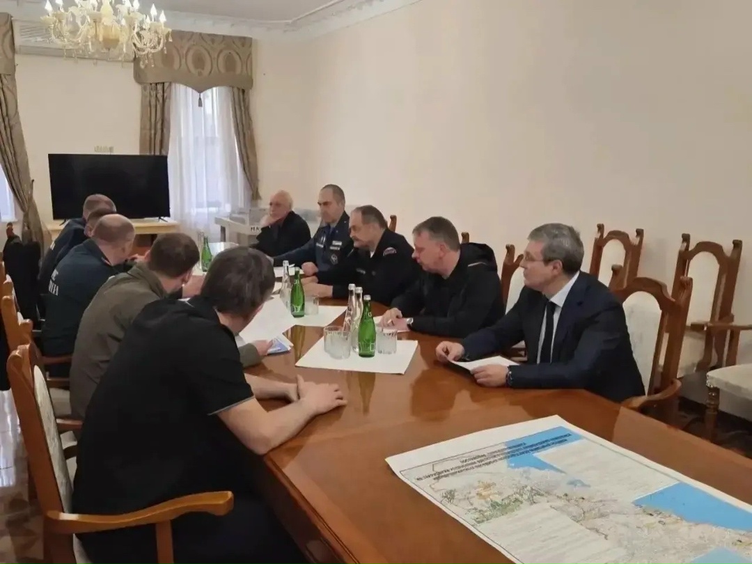Глава Минстроя России Ирек принял участие в оперативном совещании правкомиссии по ликвидации последствий паводков в Дагестане