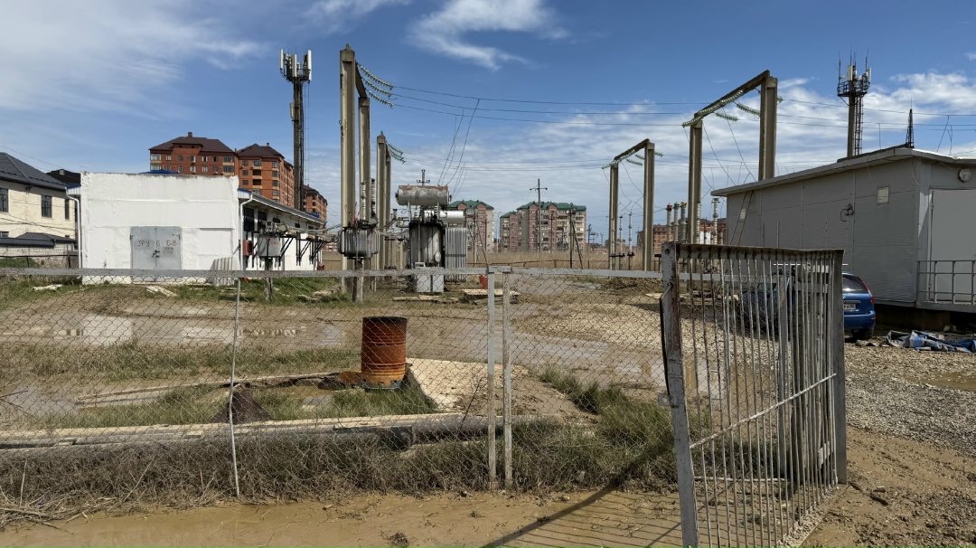 Ирек Файзуллин в ходе рабочей поездки осмотрел объекты обеспечивающей инфраструктуры, пострадавшие от непогоды в Дагестане