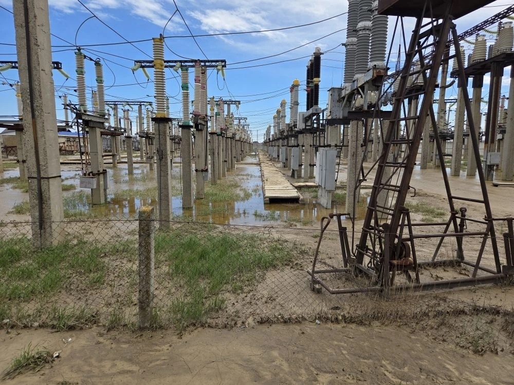 Ирек Файзуллин в ходе рабочей поездки осмотрел объекты обеспечивающей инфраструктуры, пострадавшие от непогоды в Дагестане