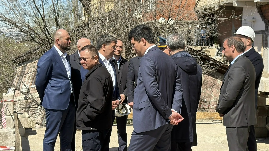 Глава Минстроя России Ирек Файзуллин в рамках рабочей поездки в составе правительственной комиссии по ликвидации последствий паводков в Дагестане встретился с…