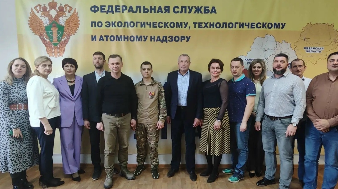 В Приокском управлении Ростехнадзора состоялась встреча работников территориального органа с участником Специальной военной операции Игорем Михалиным.