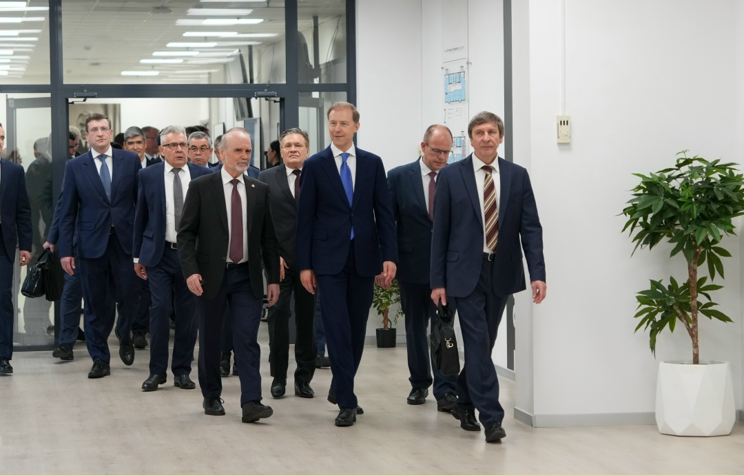 Денис Мантуров с рабочей поездкой посетил Саров.