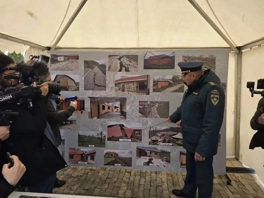 Министр строительства и ЖКХ РФ Ирек Файзуллин в рамках рабочей поездки в составе правительственной комиссии по ликвидации последствий паводков в Чеченской…