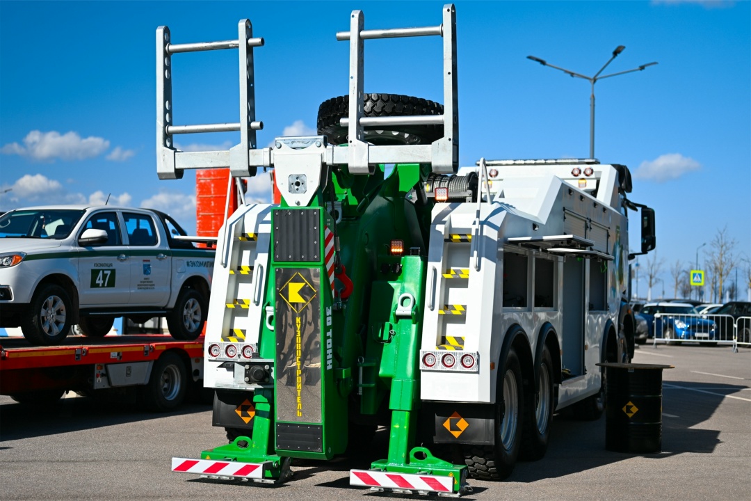 Самый грузоподъемный среди российских автоэвакуаторов