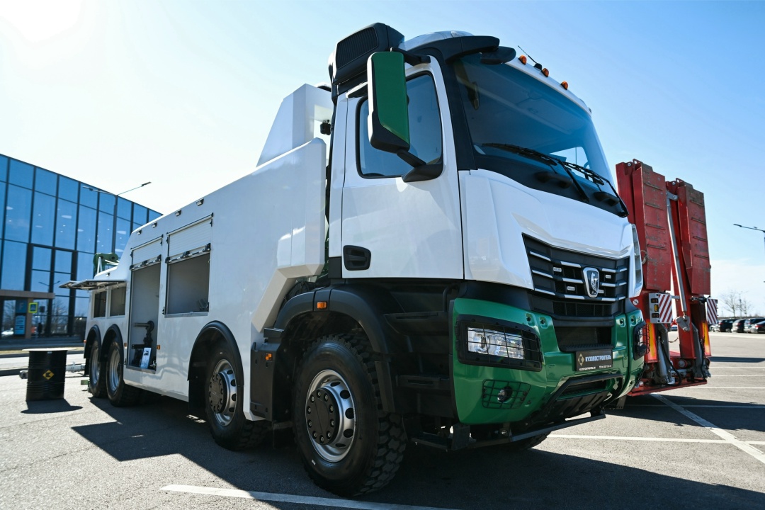 Самый грузоподъемный среди российских автоэвакуаторов