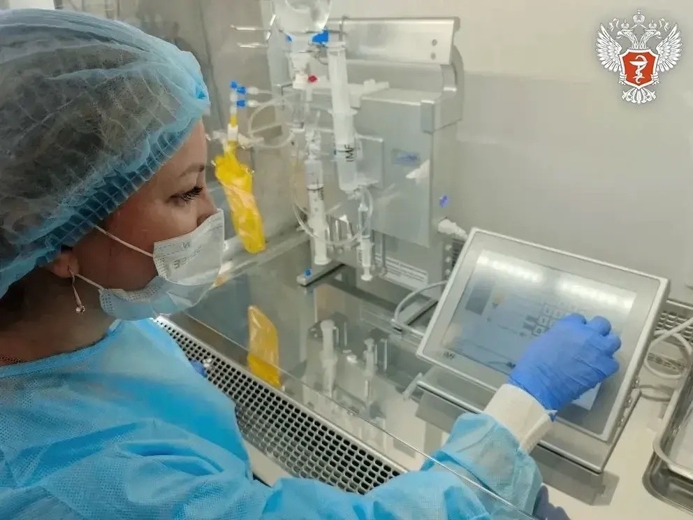 В Челябинской области в онкоцентре внедрили систему для изготовления индивидуальных лекарственных препаратов