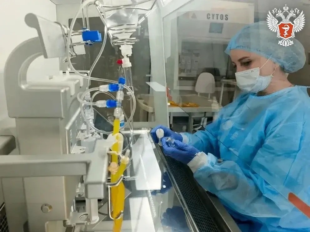 В Челябинской области в онкоцентре внедрили систему для изготовления индивидуальных лекарственных препаратов