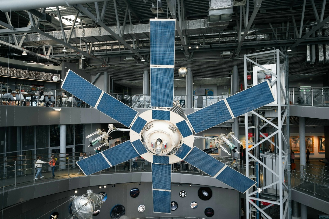 ФРП – это тоже про космос! Саратовское предприятие «Промэлектроника» запустило производство комплектующих из тугоплавкого сплава молибдена и рения по…