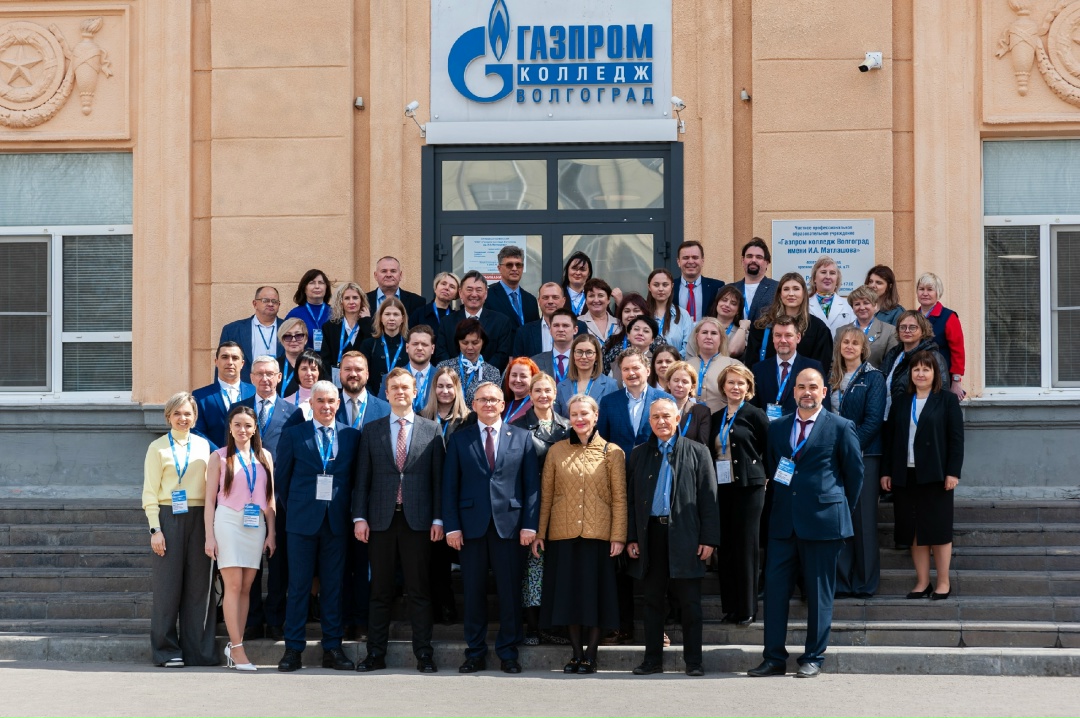 БУДУЩИЕ КАДРЫ «Газпром переработка Благовещенск» приняло участие в масштабной ярмарке вакансий