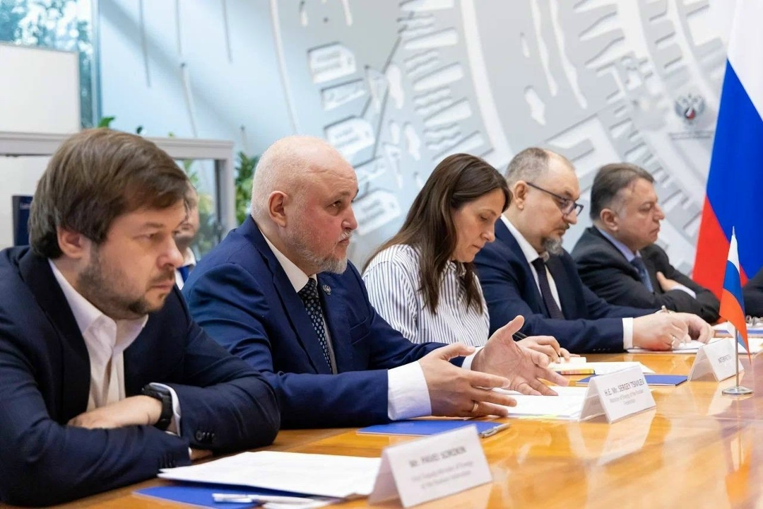 Сергей Цивилев провел рабочую встречу с Министром энергетики и минеральных ресурсов Республики Индонезия Бахлилом Лахадалией