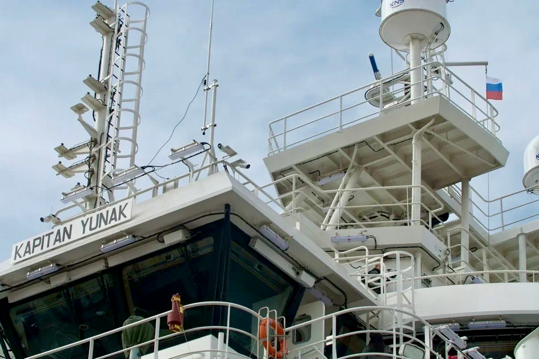 Семь футов под килем, «Капитан Юнак»!