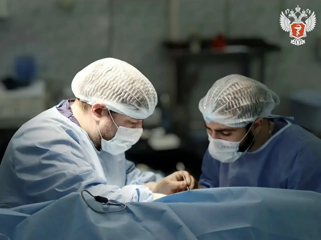 Врачи федерального центра Минздрава России удалили пациентке опухоль спинного мозга, которая нарушала двигательную функцию ног