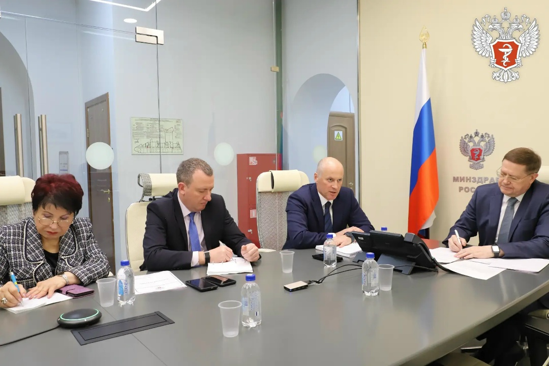 Виктор Фисенко принял участие в заседании Общественного совета при Минздраве России