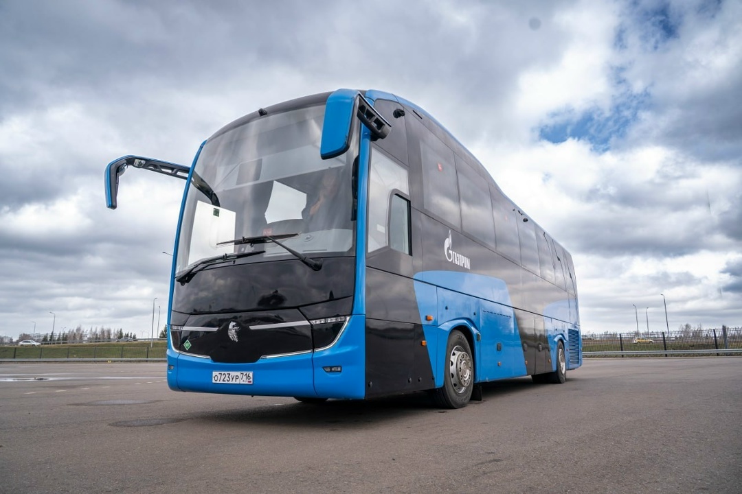 Долго ждали автобус, и вот он подъехал